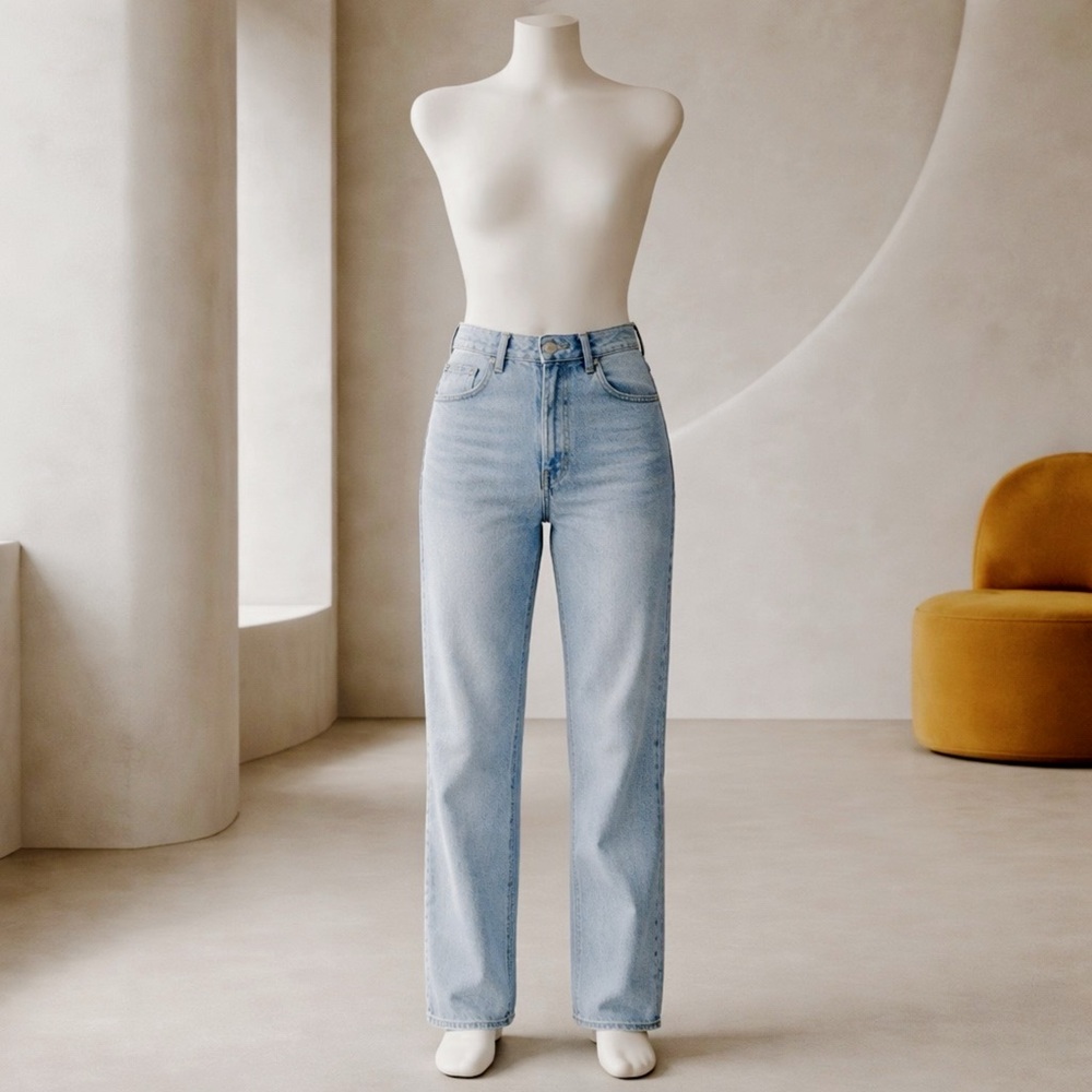 American Eagle Outfitters Light Wash Straight Leg Jeans - Women